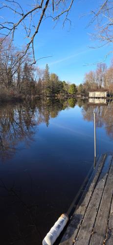 Creekside Cottage - Access to Lake Nipissing in Nipissing (ON)