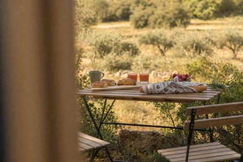 Homnest - Melodie Provencale - en Sainte-Baume in 高咸斯