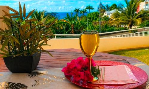 Studio vue sur la mer, piscine - L'Oasis de Tartane in ลา ทรินิตี้