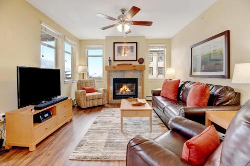 Base Village Ski In-Out Luxury Condo #3425 Huge Hot Tub & Great Views - FREE Activities & Equipment Rentals Daily - image 31