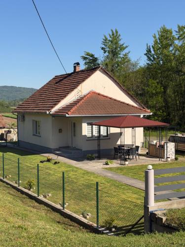 Viesnīcas āriene, Vikendica Lazic in Velika Reka