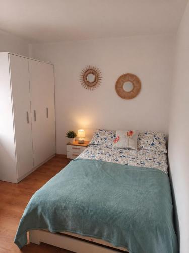 2 bedrooms, 3 beds