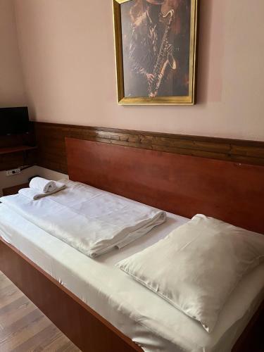 Pension Madara – Vienna, NY