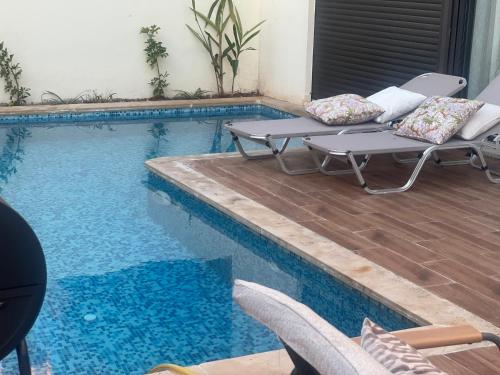 Villa à jack beach vue sur mer à 2 mn à pied de la plage Dar Bouazza et à 20mn de Casablanca – khách sạn tại Dar Bouazza