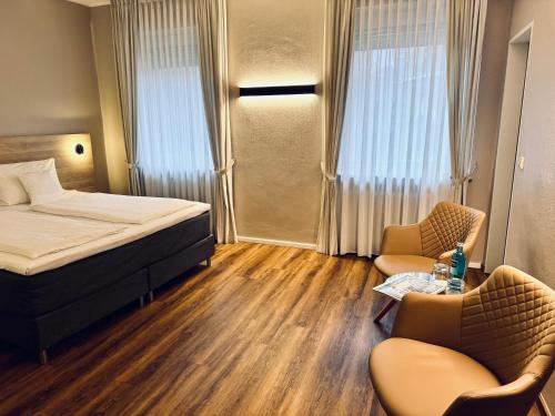 room detail thumbnail 1