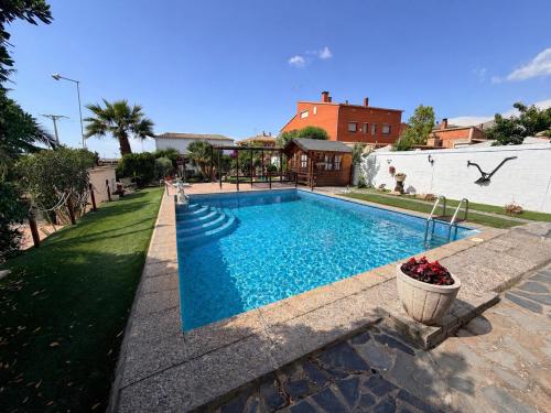 Kert, Chalet Can Bola in Arbeca