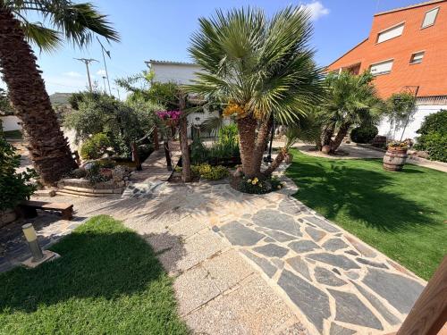 Kert, Chalet Can Bola in Arbeca