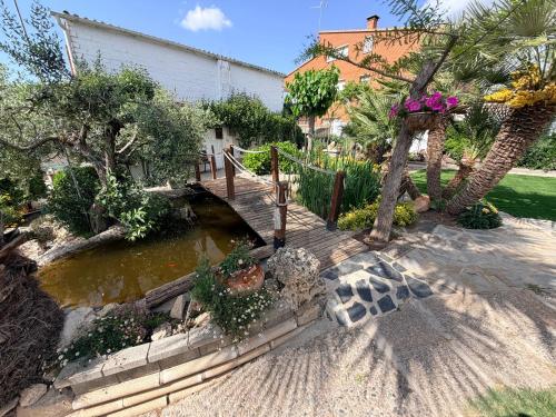 Kert, Chalet Can Bola in Arbeca