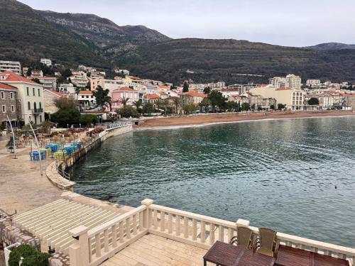 Simple Comfort Apartment in Petrovac