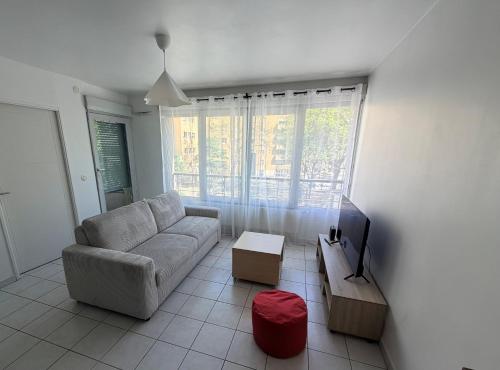 Appartement 2 pièces meublé et cosy avec loggia - Location saisonnière - Caluire-et-Cuire