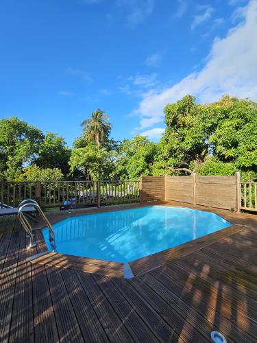 Garden, Villa IXORA- piscine privee, vue montagne, calme absolu proche plages in Trois-Rivieres