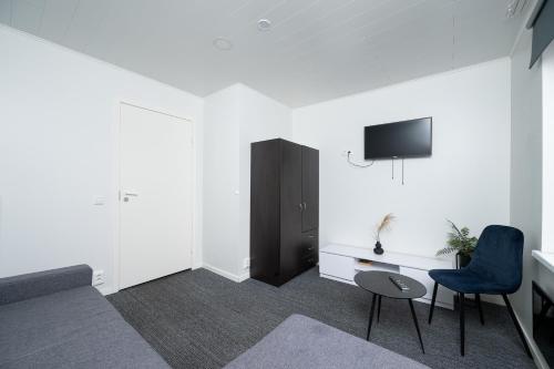 Apartment 5 - Spacious 2BR Apartment, City Access, Near Old Town, Tallinn (photo 5)