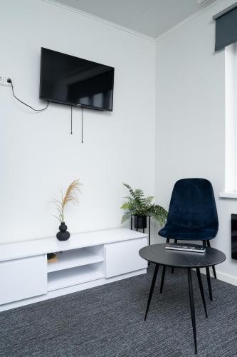 Apartment 5 - Spacious 2BR Apartment, City Access, Near Old Town, Tallinn (photo 9)