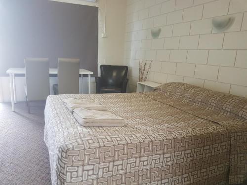 1 queen bed