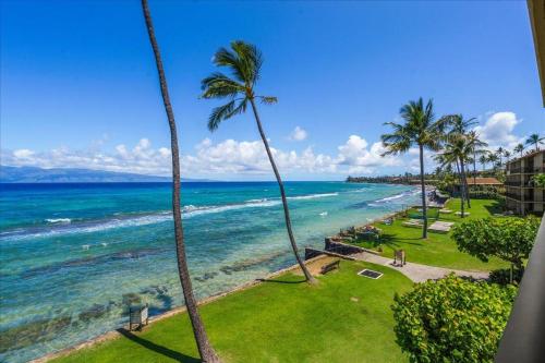 Oceanfront Remodeled-30 Feet to Ocean-Central AC-Highly Sought After in Lanai (HI)