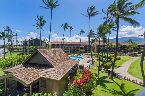 Oceanfront Remodeled-30 Feet to Ocean-Central AC-Highly Sought After in Lanai (HI)