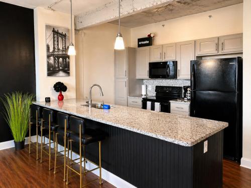 Emluxe - Memphis, TN