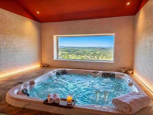 La Pousterle de Sabran - Piscine & Spa 4