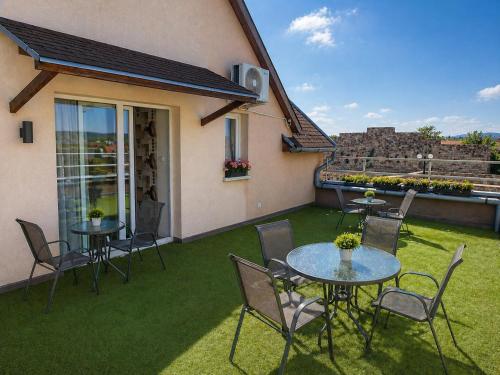Aparthotel Orient - image 14