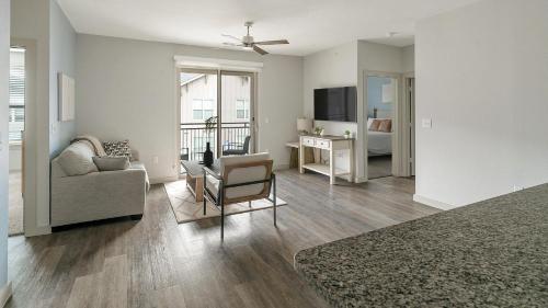 Facilities, Landing Spectacular 2BD Gym in Porter