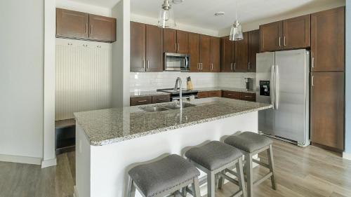 Facilities, Landing Spectacular 2BD Gym in Porter