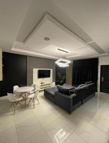 2 bedrooms shortlet apartment – khách sạn tại Kado