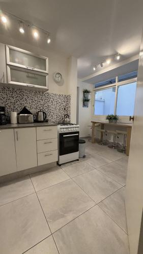 Kitchen, Apartamento Flowers in Flores