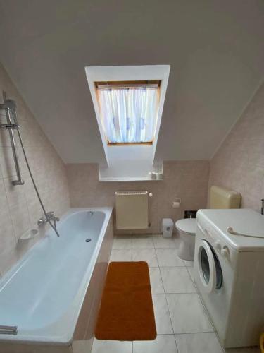 Marika Apartman 2 in Lesencetomaj
