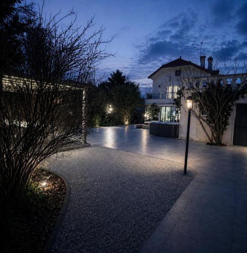 Garden, Villa avec jacuzzi, sauna, cinema - Proche Paris in Triel-Sur-Seine