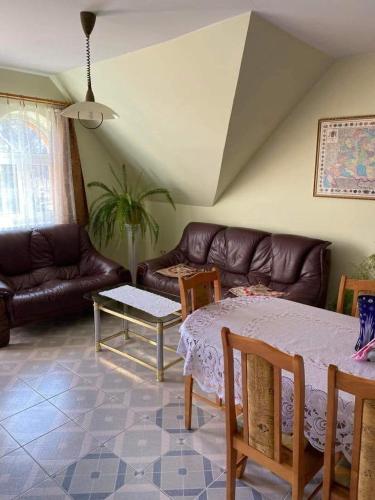 Marika Apartman 2 in Lesencetomaj