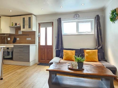 Studio apartment, TV, WiFi Kitchen Parking, Wembley Elizabeth Line