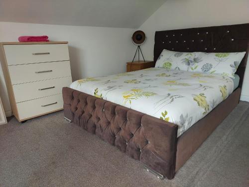 Bethel Apartments Room Type - King Room