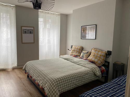 MAISON GERMÈS - CENTRAL & STANDING - Appartements traversants - Lits 180 King Size - Linge de lit et de toilette inclus - Parking à proximité, Luchon (fotografie 8)