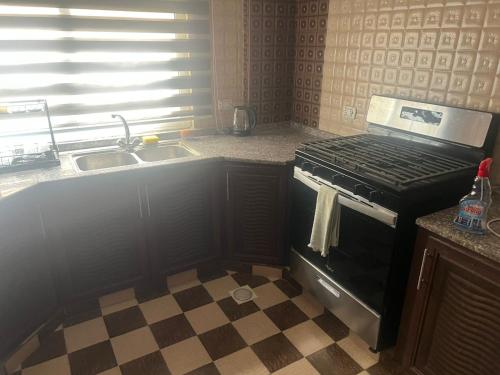 Saeed Apartment in อัญลูน