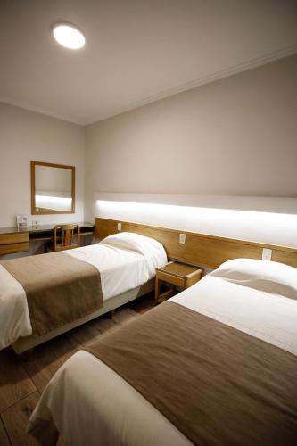 2 twin beds