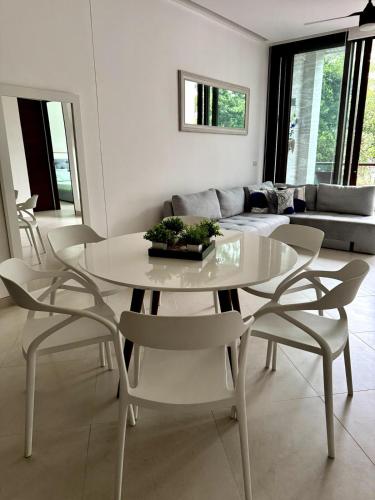Luxury Oasis Condo Pools, Rooftop & Paddle, Tennis in San Miguelito