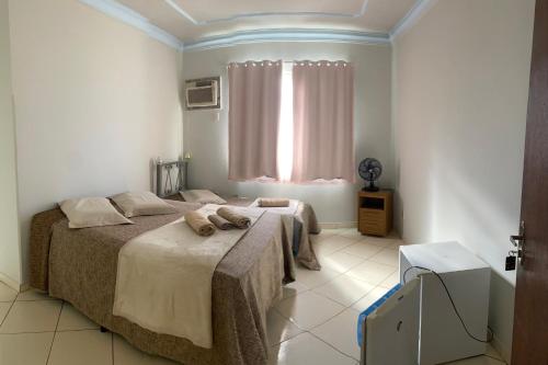 1 double bed, 1 twin bed