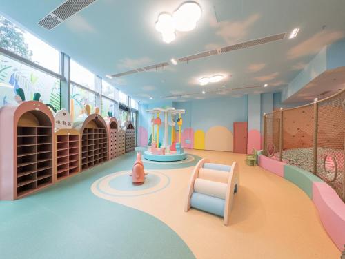 Club de niños, Fashion Town Hotel Shenzhen MGallery Collection in Longhua New District