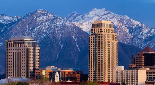 ALPINE GLOW GETAWAY - image 9