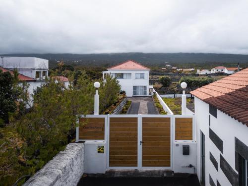 Casa Dos Arcos Oceanfront Apartments – khách sạn tại Cais do Pico