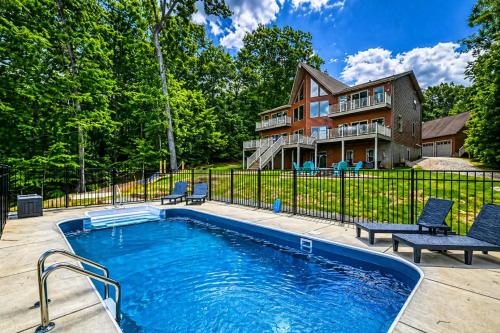 Luxe Lakefront Boatdock Heated Pool Firepit in Mineral, USA