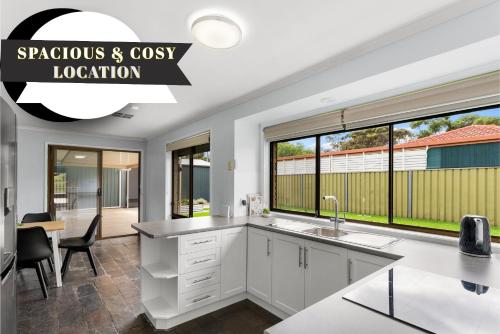 Inviting 5 Bedroom Home -Warm, Cosy & Spacious — other in 51 Jedna Cl, Smithfield Australia, 5114