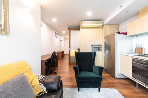 Mondriane - Perfect CBD Home Base on Spencer St in Other
