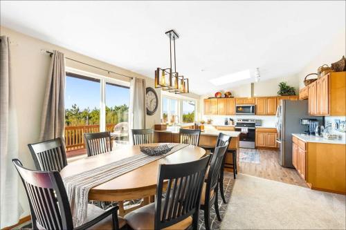 Ocean Front Clamming Game Room Large Deck in Ocean City (WA)