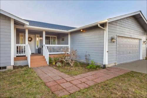 Ocean Front Clamming Game Room Large Deck in Ocean City (WA)