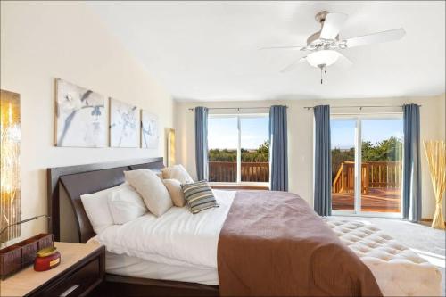 Ocean Front Clamming Game Room Large Deck in Ocean City (WA)