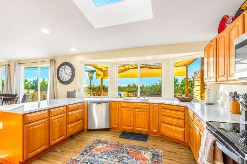 Ocean Front Clamming Game Room Large Deck in Ocean City (WA)