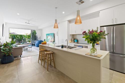Abbey's Burleigh Haven 2 Min Walk to James Street - Gold Coast Abbey's Burleigh Haven 2 Min Walk to James Street - Gold Coast