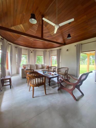 Sarangu VIlla in Pitabeddara