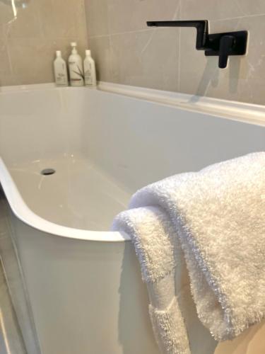 Peaceful Private Room and Ensuite in The Remarkables
